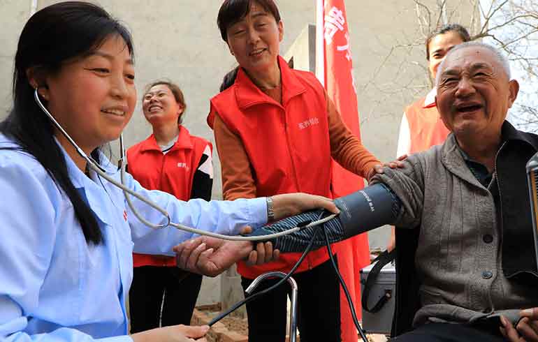 致敬偉大改革｜對話40年，講述身邊的健康故事39—免疫規劃40年，撐起健康保護傘